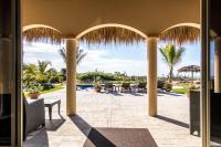 Casa Delfin - Beach Front Villa wPool & Resort - B&B Bajos de Chila