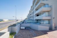 Seaspray B304-Beachfront with Table Mountain Views - Bed and Breakfast Bloubergstrand