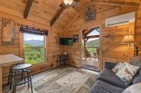 Cedar Heights Tiny House Log Cabin - B&B Bryson City