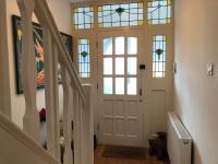 Chesterfield - Friendly Two-Bedroom Home with Leafy Garden & Parking - B&B Bristol