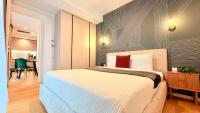 One Lake Club Apartments - Exclusive 1BRs in North Bucharest - Chambres d’hôtes Bucarest