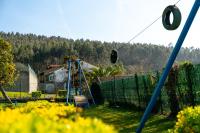 Cisneros Family House Garden Pool & Kids Area - Bed and Breakfast Miengo