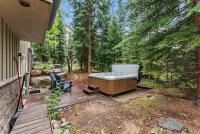Luxurious Peak 8 Lodge 4BDR Near Slopes with Private Hot Tub - Chambres d'hôtes Breckenridge