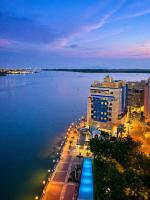 Lujoso depa con piscina, gym, jacuzzi frente a las peñas Guayaquil, Ecuador - Chambres d'hôtes Guayaquil
