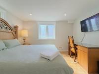Cozy Rooms in Bright Walkout Suite - Newly Renovated in 2026 - B&B Richmond Hill