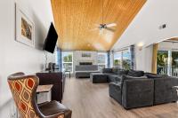 OWB Beach House by Gulf Coast Getaways - B&B Pensacola Beach