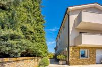 Modern Apt Deni- Terrace & Private Parking - Happy Rentals - Bed and Breakfast Koper