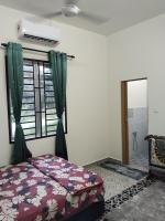 Cik Salma Homestay - B&B Parit Raja