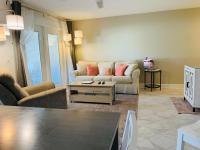 Grand Caribbean 104E - B&B Pensacola