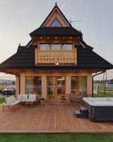 Lovelia - Luxury Mountain Chalet with Hot Tub - B&B Zakopane