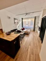 LES APPARTEMENTS DE GARONNE - Face à BORDEAUX - Bed and Breakfast Lormont