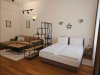 ELEVEN APARTMENT - Very Center - Free Parking - Bed and Breakfast Osijek