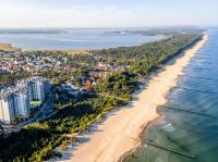 Royal Suite, 50 meters to Beach, 10th Floor, Panoramic View, Parking, Porta Mare Active & Spa - B&B Dziwnówek