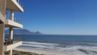 Portico 802 - Bed and Breakfast Bloubergstrand