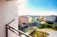 Sea View Apartment with Balcony & Sunset 2 min to Beach - B&B Brodarica