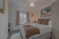 2BR Detached Home with Free Parking, Fast WiFi & Dart Board - B&B Cardiff