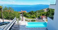 Val Apartment - Four Seasons Escape with sea view and swimming pool - B&B Opatija