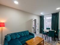 Spacious 2-Bedroom Flat - Chambres d'hôtes Worcester Park
