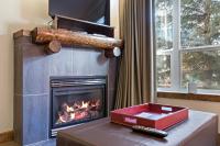 Cozy unit in Fire Mountain Lodge Canmore - B&B Canmore