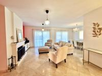 SR Vista Golf 3BDR townhouse with garden and pool - Chambres d'hôtes Mijas Costa