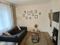 3-Bedroom Home next to Southmead Hospital - Chambres d’hôtes Bristol