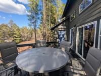 Pinetop Getaway w Sunset Deck & Fire Pit Table - Ferienwohnung Pinetop-Lakeside