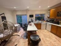 Charming Homestay, Finchley, London - For female solo travellers or females with family, couples or friends - B&B London