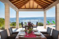 Beachfront Apartments Lara - B&B Omiš