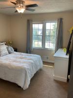 Comfortable room in a Cottage style Home Female Only - B&B Lilburn