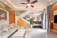 Ly Flower Villa 7BR Luxury Villa with Private Pool & Jacuzzi - B&B Da Nang