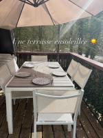 Chalet Séquoia 140, Durbuy nature, piscine,2 chiens Ok - Bed and Breakfast Durbuy