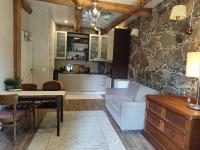 Stable house with balcony and terrace - B&B Kodavere