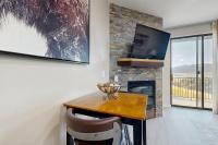 Newly renovated 2nd floor condo with pool hot tub and in home laundry - B&B Heber City
