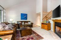 Terrific central location for ski resort access with private hot tub & fireplace - B&B Cottonwood Heights