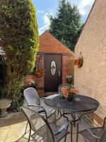 Studio D - Newly renovated private 1 bed studio near Trent Bridge Cricket Ground and National Water Sports Centre - Chambres d'hôtes Nottingham