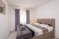 One-Bedroom Apartment with Balcony