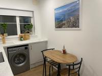 Newly renovated apartment in Castlebar - Full Kitchen! - B&B Castlebar