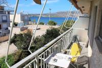 Apartment SEA VIEW in front of the beach of Agia Marina - Chambres d'hôtes Limín Mesoyaías