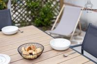 Maison paisible avec terrasse et piscine - Esprit vacances - B&B Les Sables-d'Olonne