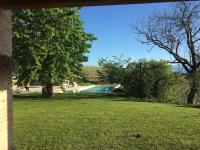 Panoramic villa on the hills of the Langhe among the vineyards large swimming pool - Chambres d'hôtes Farigliano
