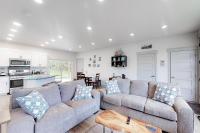 Modern Dog-Friendly Home with a Full Kitchen washer&dryer Furnished Patio - B&B Bandon