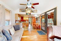 Peaceful dog-friendly cabin on the coast with great deck views - B&B Brookings