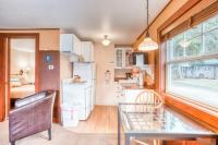 Serene Dog-Friendly Cottage - Blocks to Beach & Downtown - Ferienwohnung Cannon Beach