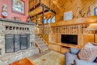 Serene Wooded Retreat with Free WiFi Large Deck & Spacious Loft - Skiing Nearby - Bed and Breakfast Government Camp