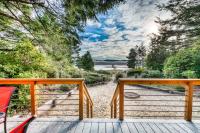 Gorgeous riverfront house with entertainment - near Bay Street and the beach - Chambres d'hôtes Florence