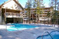 Luxury mountain condo withshared pool & hot tub patio & easy ski access - Chambres d'hôtes Government Camp