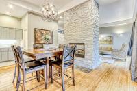Stunning home on The Ridge Course with grill pools sport courts hot tub gym - Chambres d'hôtes Redmond