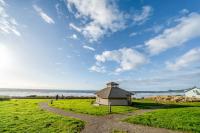 Coastal gem near the beach with spacious layout - walk to dining & shops - Chambres d'hôtes Newport