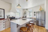Stunning Lighthouse Replica Home with Ocean Views - Steps from the Beach - B&B Newport