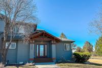 Resort townhouse with central AC & WiFi pool hot tub & golf access - dogs OK - Chambres d'hôtes Redmond